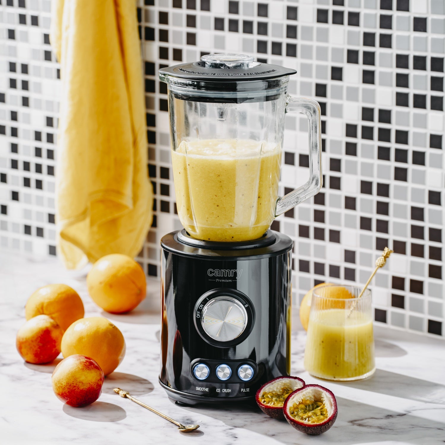 Camry CR 4088 Table blender - titanium blades - 1.5L glass jug