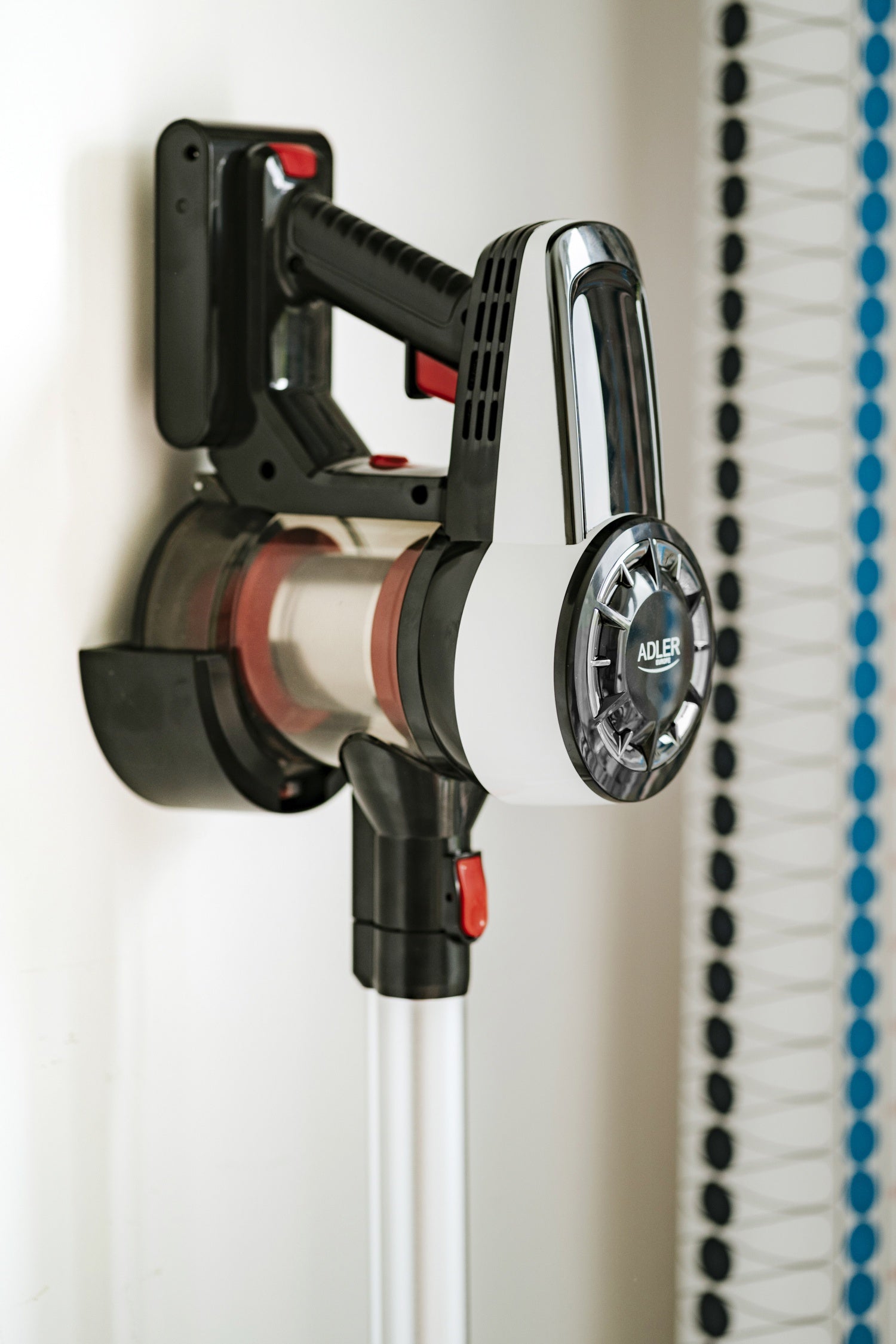 Adler AD 7048 Bagless vacuum cleaner with brushless motor technology